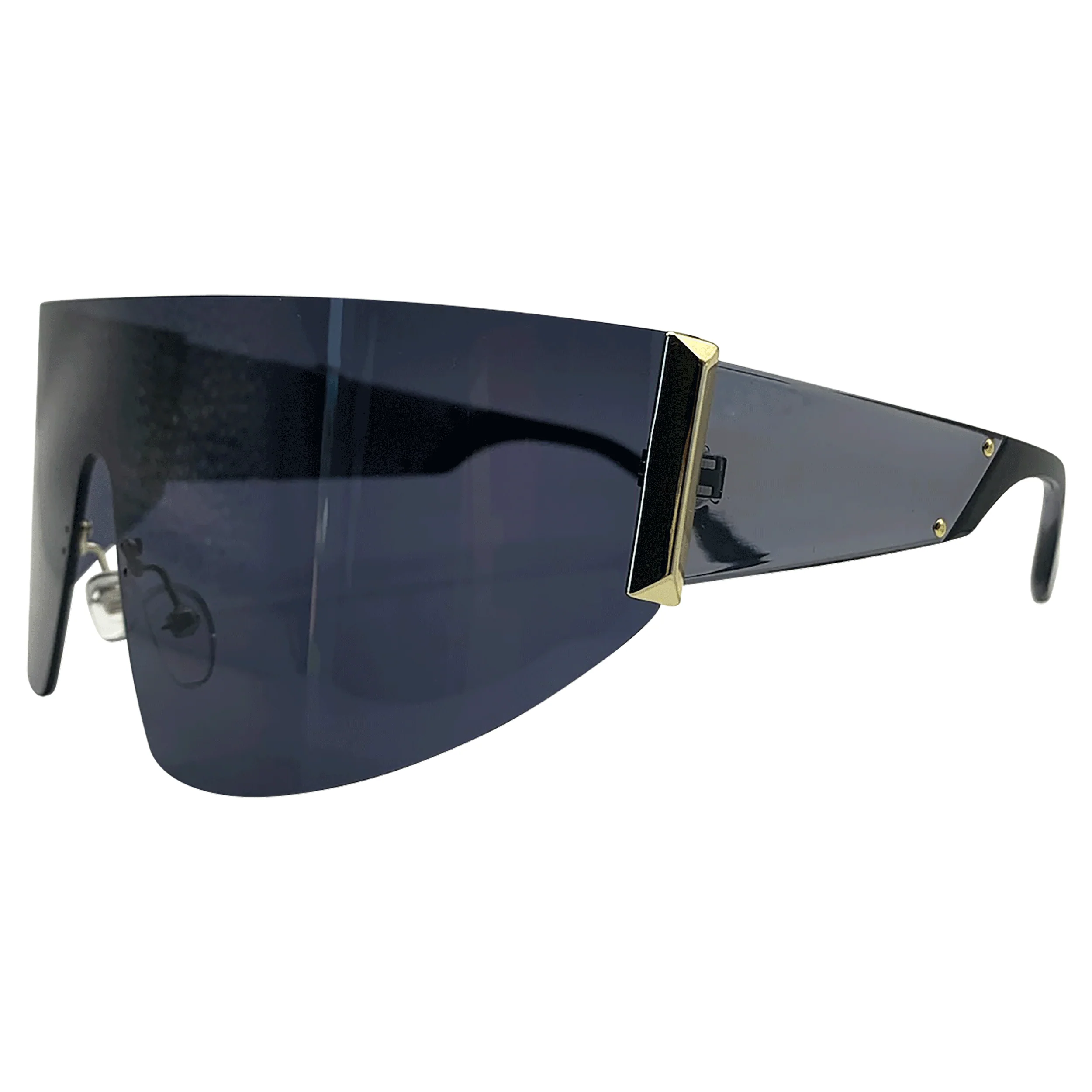 Chic Perspectives Enhance Your Outfit with Stylish Eyewear